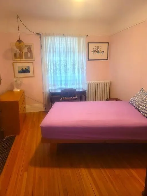 Unique Spacious Little Italy 1 Bed Apt Торонто Апартаменты