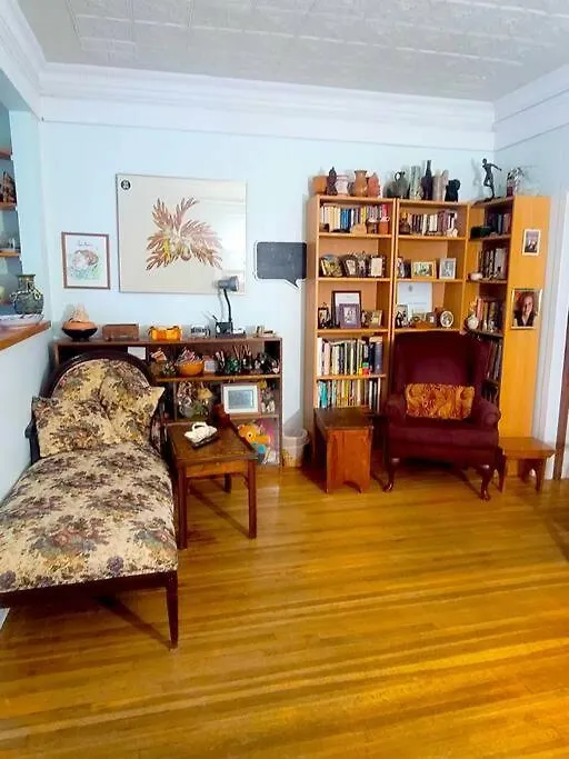 Апартаменты Unique Spacious Little Italy 1 Bed Apt Торонто Канада